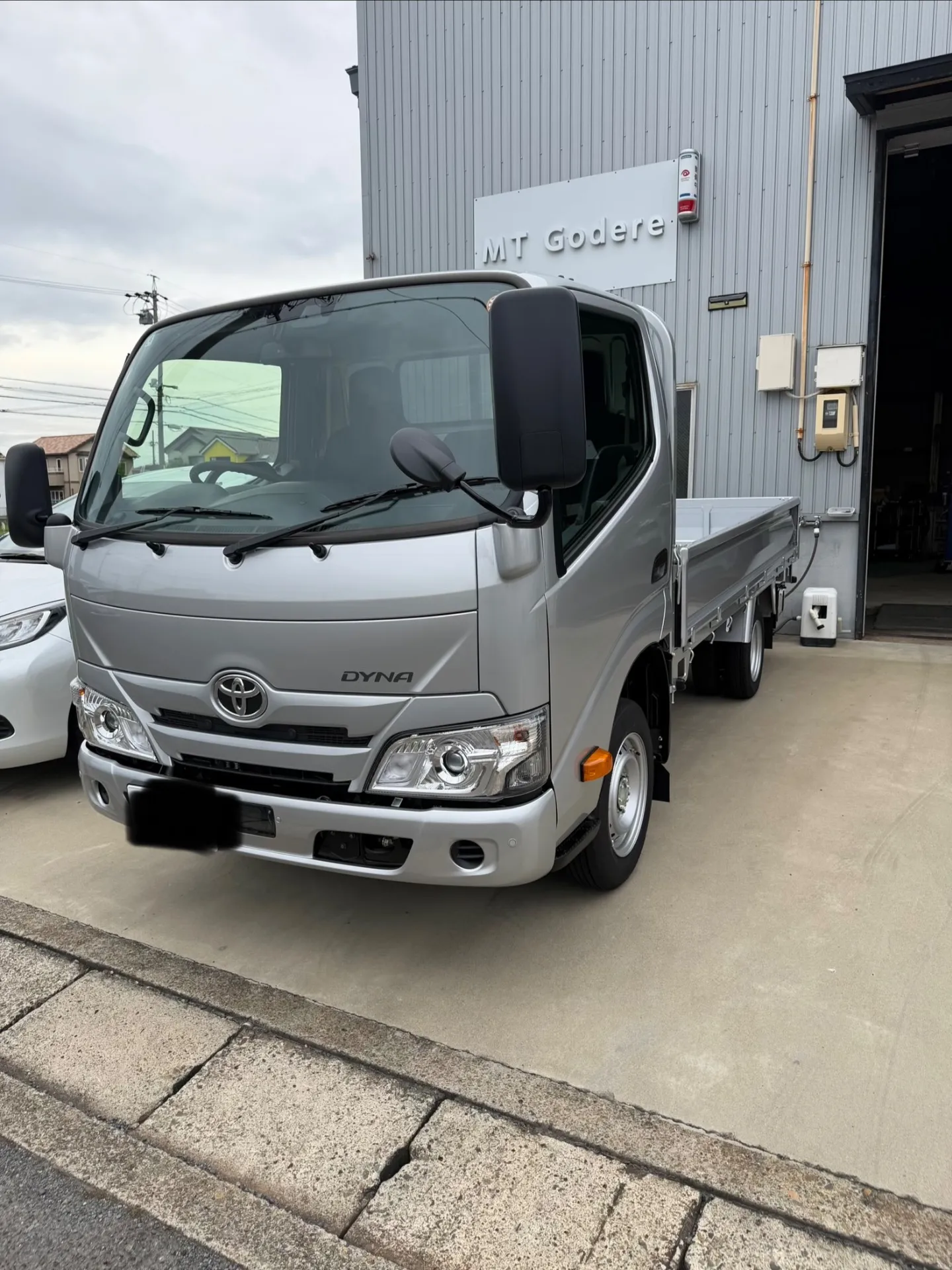 新車ダイナ部品取付❗️